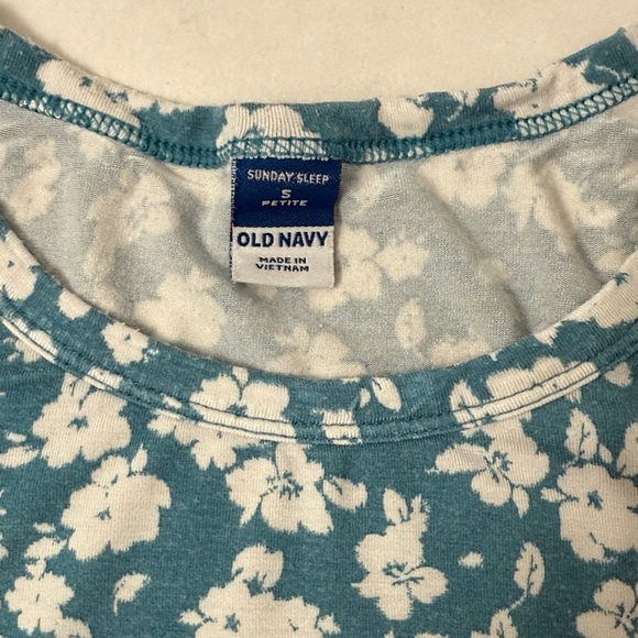 Old Navy Teal and White Floral Pjs Set - Picture 2 of 4
